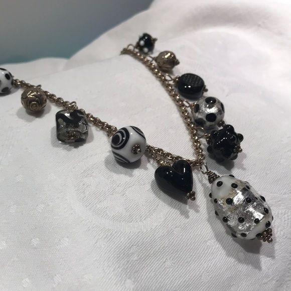 Artisan Glass bead necklace in black and white - Picture 14 of 16
